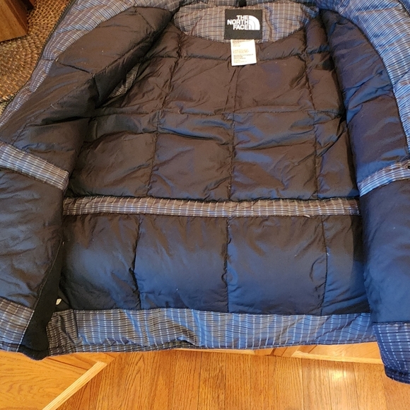 The North Face Gray/Black Goose Down Puffer Vest Size M Zip Pockets Cinch Waist - Picture 8 of 15